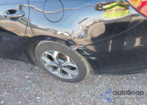 2020 Kia Forte Lxs z USA, uszkodzony, nr VIN 3KPF24AD0LE257491